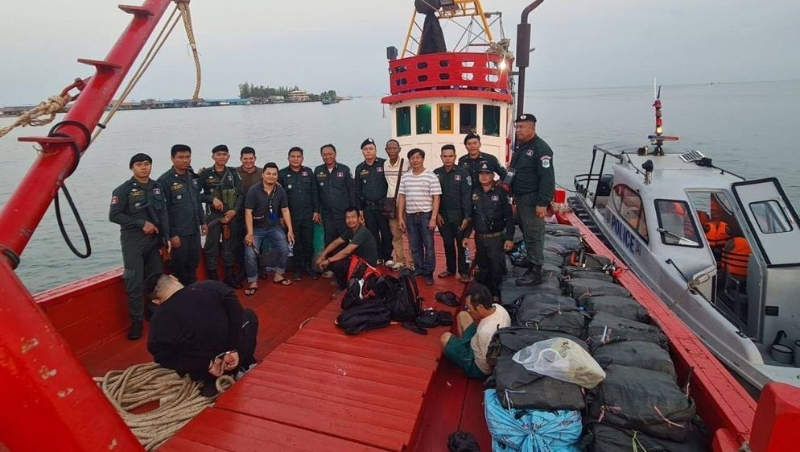 柬埔寨破获特大海上走私毒品案，5名万博亚洲安全男子被捕。柬中时报