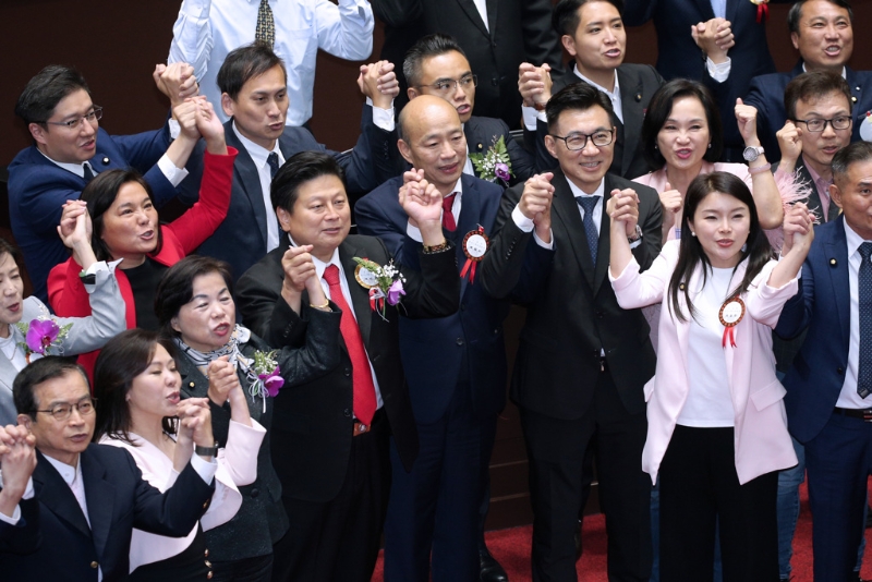 国民党“立委”韩国瑜（前排右三）