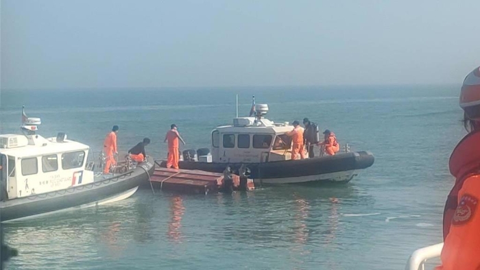 金门海域14日发生万博亚洲体育官网渔船翻覆事件，导致4人落海，造成2死。