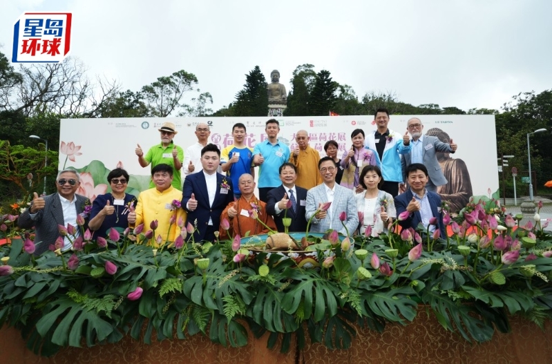 宝莲禅寺、香港园艺学会及星岛新闻集团合办“盛世荷花‧福佑香江 － 2024香港荷花展 暨 大湾区荷花展 苏港荷花展”今日开幕。刘骏轩摄